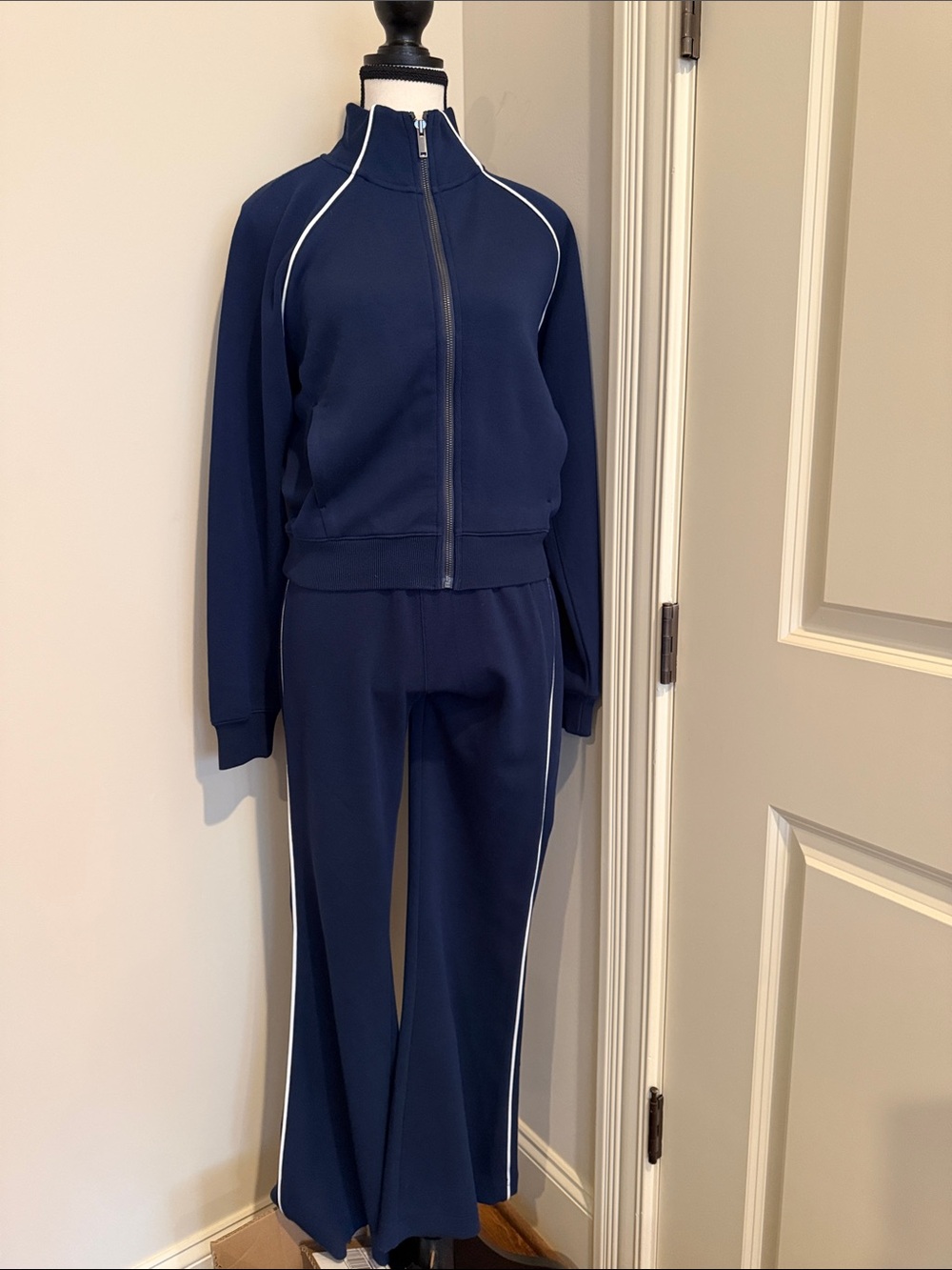SPANX Navy Track Jacket and Flare Joggers with White Piping. 29 inseam. Exc con